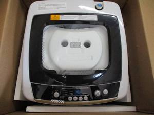lot 32 image: Black and Decker Portable Washer...