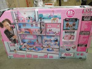 lot 44 image: LOL Surprise House...