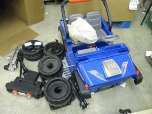 lot 64 image: Hot Wheels Power  Jeep - Battery in...
