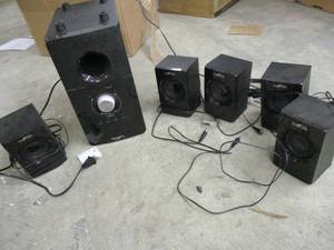 lot 107 image: Home Speaker Set no paperwork, pow...