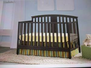 lot 67 image: Kimball Kids Audrey 5 in 1 Converti...