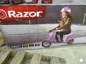 lot 72 image: Razor Miniature Electric Scooter t...
