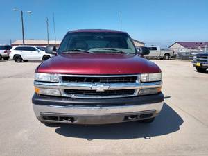 lot 4 image: 2001 Chevy Tahoe