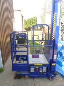 lot 1 image: Ballymore lift. Works with jump pack. Will need work on wiring. As shown. THIS ITEM HAS A RESERVE