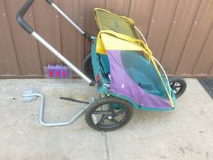 lot 4 image: Duo-Smart jogging stroller. Nice condition. As shown.