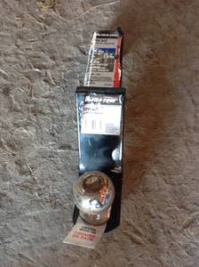 lot 32 image: Class 3 Receiver Hitch 5000#