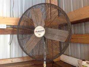 lot 55 image: 30 Fan - Needs Cord