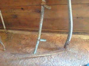 lot 58 image: Vintage Scythe & Handle