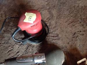 lot 121 image: Sanders & Sanding Pads