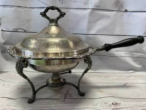 lot 3 image: International Silver Company Vintage Heated Pan