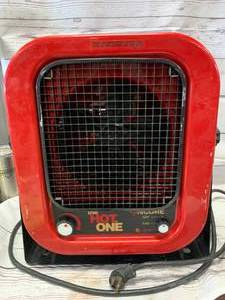 lot 10 image: The Hot One Heater 4000 Watt $279 Retail