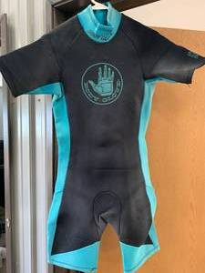 lot 16 image: Body Glove Wetsuit Size Mens ML