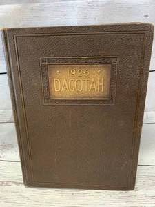 lot 19 image: 1926 UND Dacotah Yearbook 393 Pages