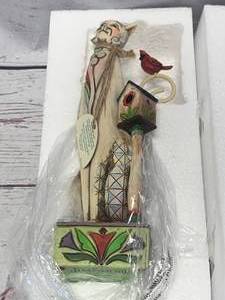 lot 34 image: Jim Shore Tilly Tall Cat with Birdhouse