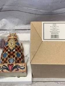 lot 40 image: Jim Shore Heartwood Creek Abigail BrownHeart Cat Figurine
