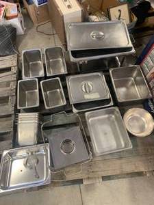 lot 75 image: Large Lot of Food Trays & Containers