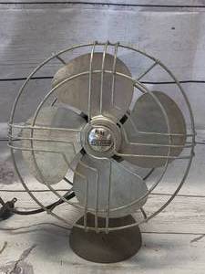 lot 84 image: Knapp Monarch Koldair 8 Blade Fan (working)