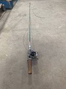 lot 86 image: Post War Romada Model 200 Fishing Rod & Reel