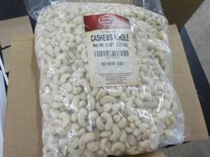 Spicy World 5 lb. Bag of Whole Cash...