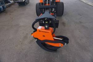 lot 18 image: Brand New TNE Attachments Brand Toro, Dingo Ditch Witch Mini Skid Compatible Hydraulic Grapple Attachment
