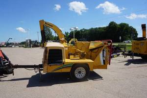lot 6 image: Vermeer Model BC1000 XL Wood Chipper