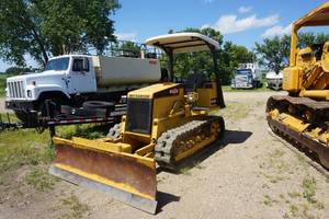 lot 3 image: 1998 Mitsubishi Model BD2JII Tracked Crawler Dozer