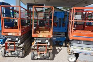 lot 7 image: 2011 Sky Jack Model SJIII 3219 Scissors Lift