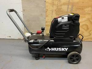 HUSKY 8G 150 PSI Hotdog Air Compressor