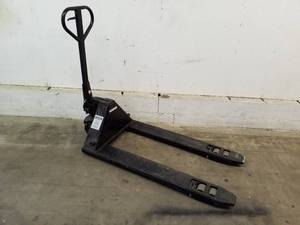 lot 103 image: Uline 7700lbs Deluxe Pallet Truck H-2721