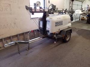 lot 107 image: Wacker Neuson 4-Lamp LTN6 Pole Light Trailer 18365N