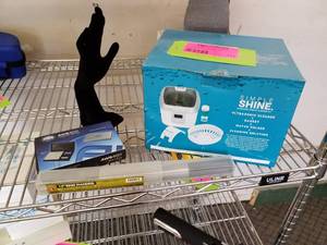 lot 117 image: Simple Shine Ultrasonic Cleaner, SE 13in. Ring Mandrel Ungrooved and Marked Polished Steel JT-SP2, AWS Digital Scale AWS-600, Ring Hand Holder