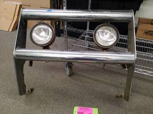 lot 186 image: Chrome Dual Lamp Truck Bumper Light Bar