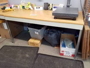 lot 198 image: Lot of (2) Wood Top Metal Tables