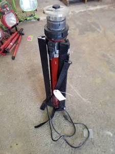 lot 202 image: Portable Shop Work Light with Tripod Stand
