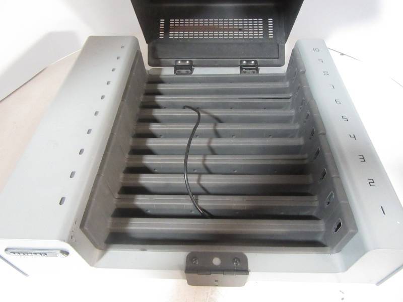 lot 72 image: Bretford H3634LLA Multi Devise locking charging unit