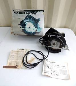 lot 11 image: Vintage Black and Decker 7.25 Inch 1 12 Horsepower Circular Saw