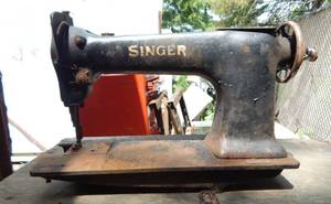 lot 133 image: Antique Singer Industrial Sewing Machine