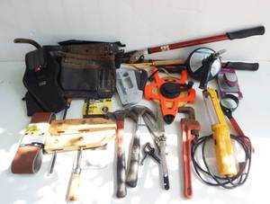 lot 39 image: Lot of Hand Tools and Outdoor Tools