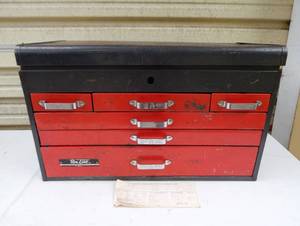 lot 74 image: Vintage Rem Line Metal Tool Chest