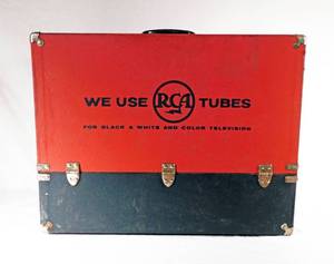 lot 139 image: Vintage RCA Tubes TV Radio Repairmans Case