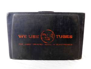 lot 140 image: Vintage RCA Tubes TV Radio Repairmans Metal Case