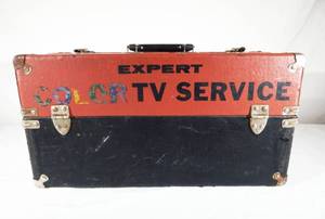 lot 146 image: Vintage RCA Expert TV Service Repairmans Case With Tools