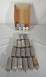 lot 158 image: Lot of 25 Vintage Electronic Radio Vibrators