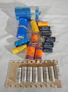 lot 161 image: Lot of Capacitors for Electronics