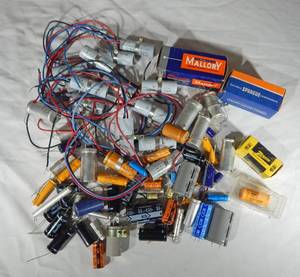 lot 163 image: Large Lot of Capacitors for Electronics