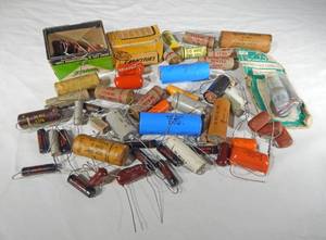 lot 164 image: Large Lot of Capacitors for Electronics