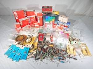 lot 179 image: Huge Lot of Vintage Electronic Components
