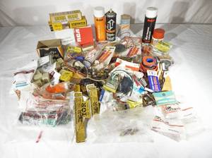 lot 181 image: Large Lot of Vintage Electronic Components