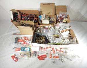 lot 185 image: Large Lot of Vintage Electronic Components