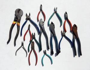 lot 210 image: Lot of Miscellaneous Wire and Cable Cutters
